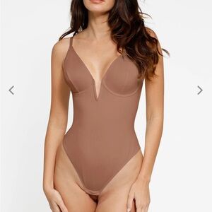 NWT $50 popilush size small nude color V-Neck Bodysuit thong
